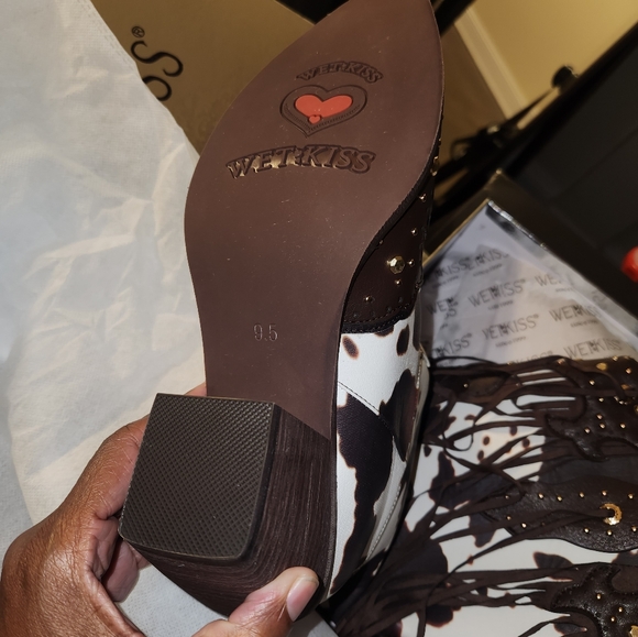 WetKiss Cowboy - Picture 6 of 6